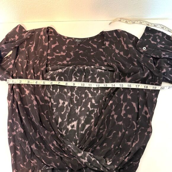 Rails Hillary Diffused Cheetah Wrap Blouse Size Small - Picture 8 of 8